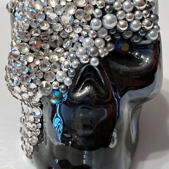 Ceramic Black Skull with Diamonds and Pearls - Picture 1 of 7